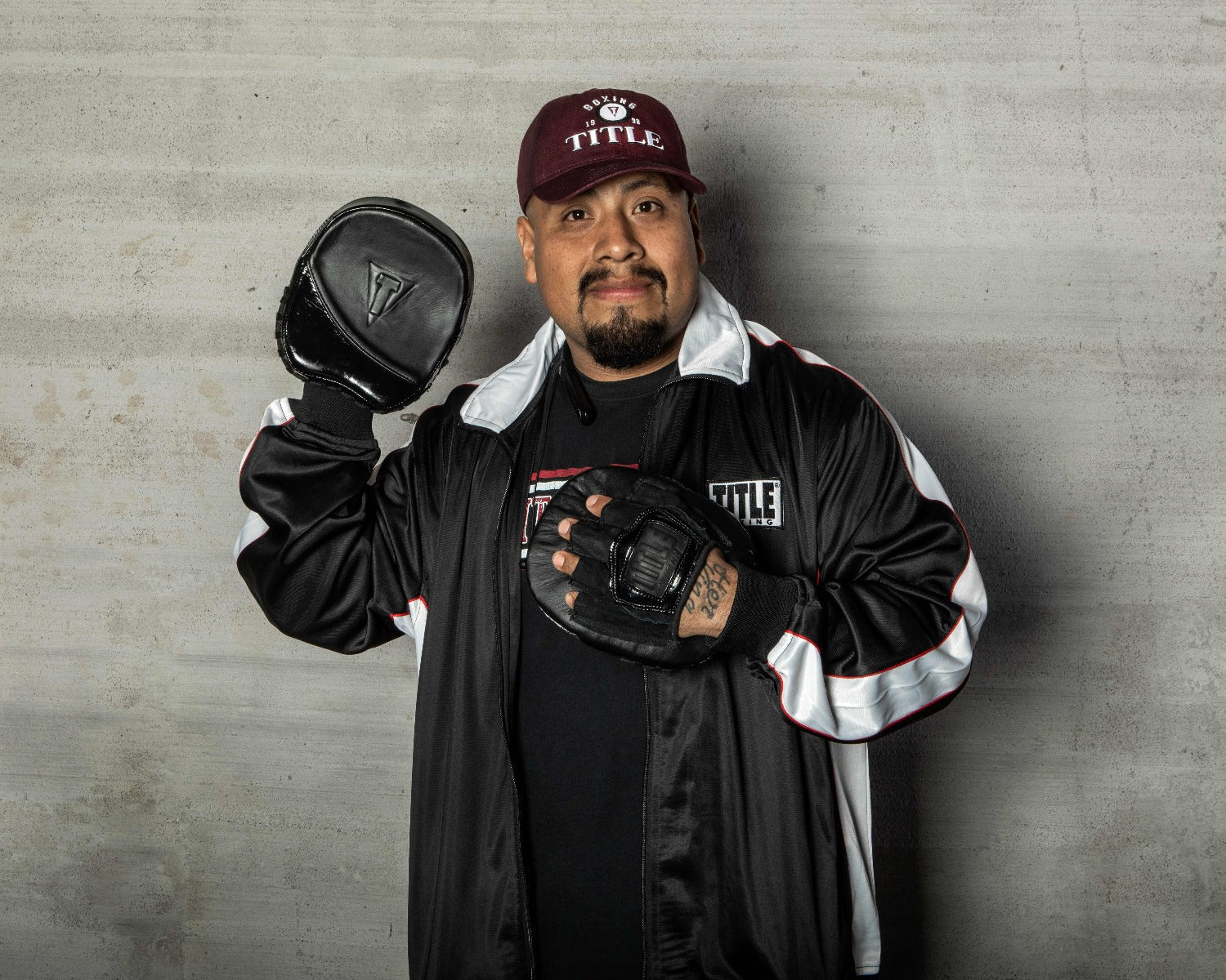TITLE Black Blitz Micro Mitts - Image 7